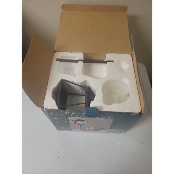 Traditions Christmas Candle Street Lamp Scene 293069 Santa Claus Reindeer EUC - Picture 13 of 13